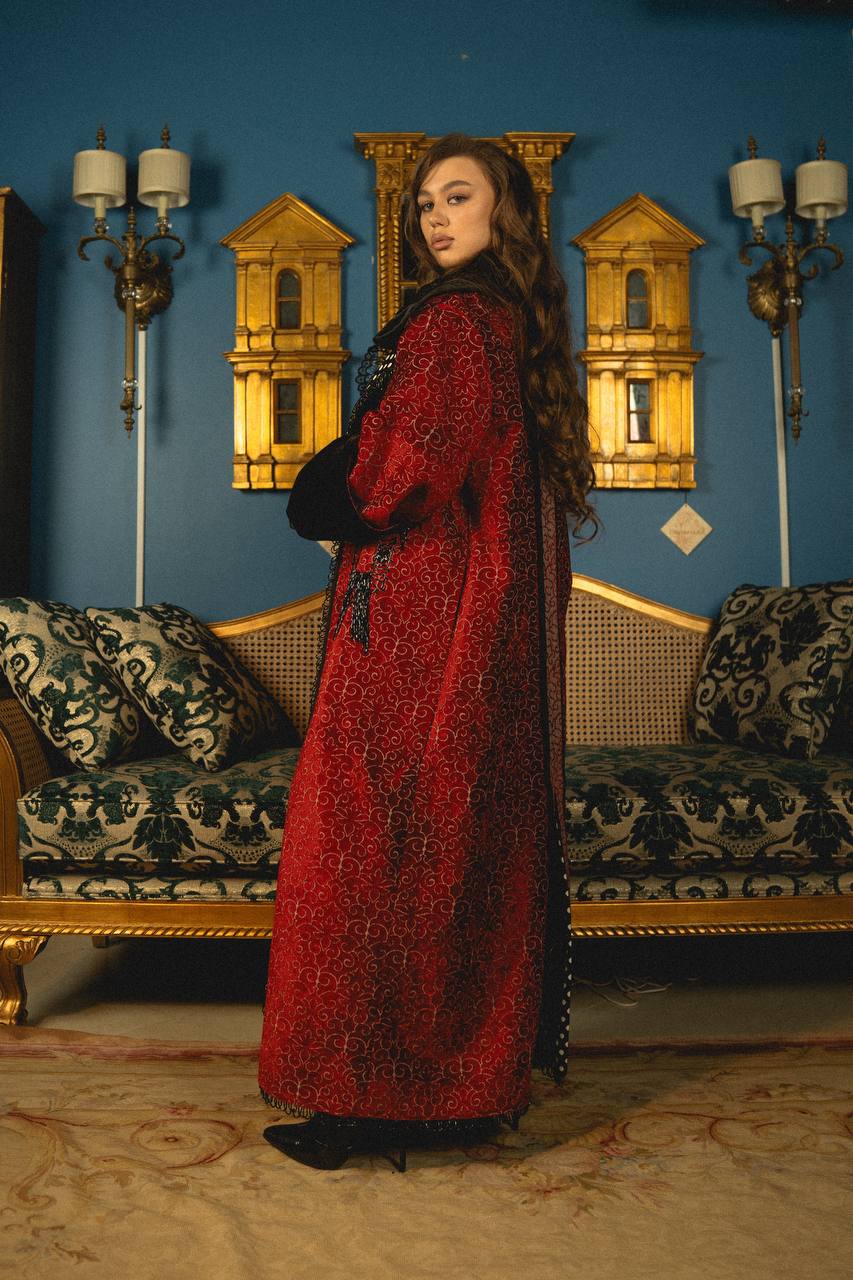 Lina - Professional fashion and commercial model in Kuwait with ModelsNova.