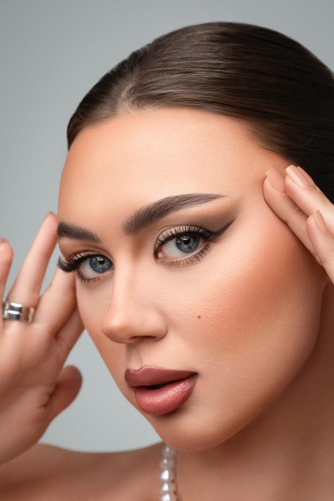 Lina - Professional fashion and commercial model in Kuwait with ModelsNova.