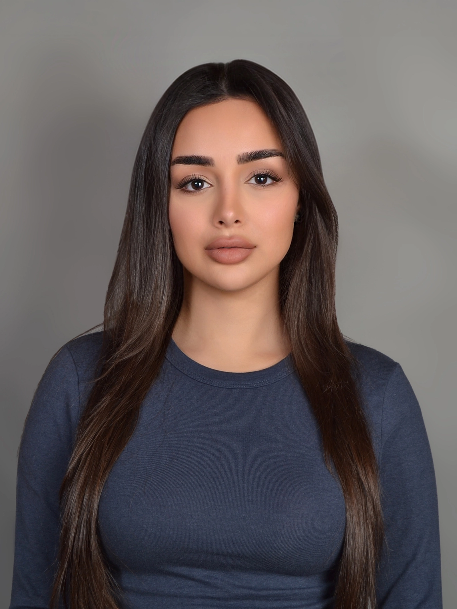 Lra - Professional fashion and commercial model in Kuwait with ModelsNova.